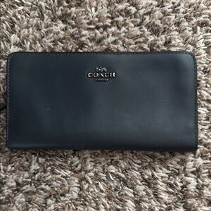 Coach DEEP GREEN Leather Wallet.ID case is cracked